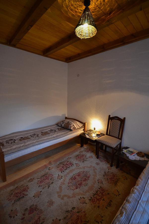 Antik Hotel Foca Buitenkant foto