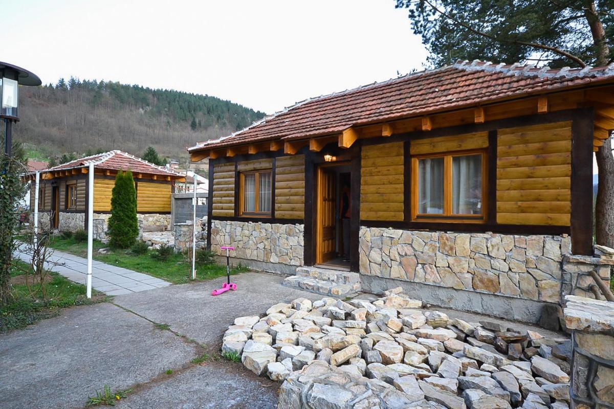 Antik Hotel Foca Buitenkant foto